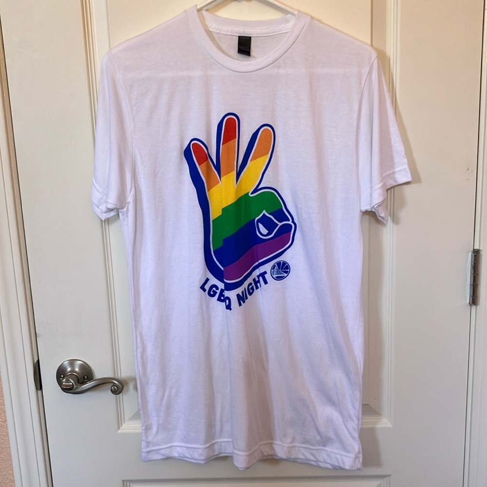 Golden State Warriors LGBTQ NIGHT T-Shirt. NWOT. Medium.